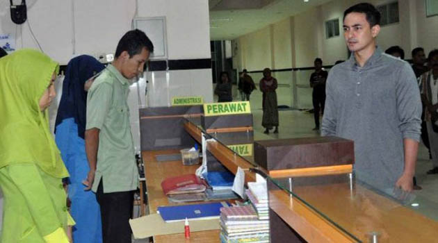 Gubernur Zumi Zola Janji Tindak Petugas Rumah Sakit yang Lalai