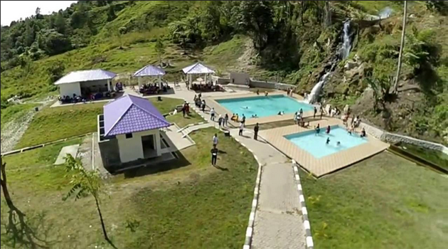 Pesona Air Terjun Gibeon