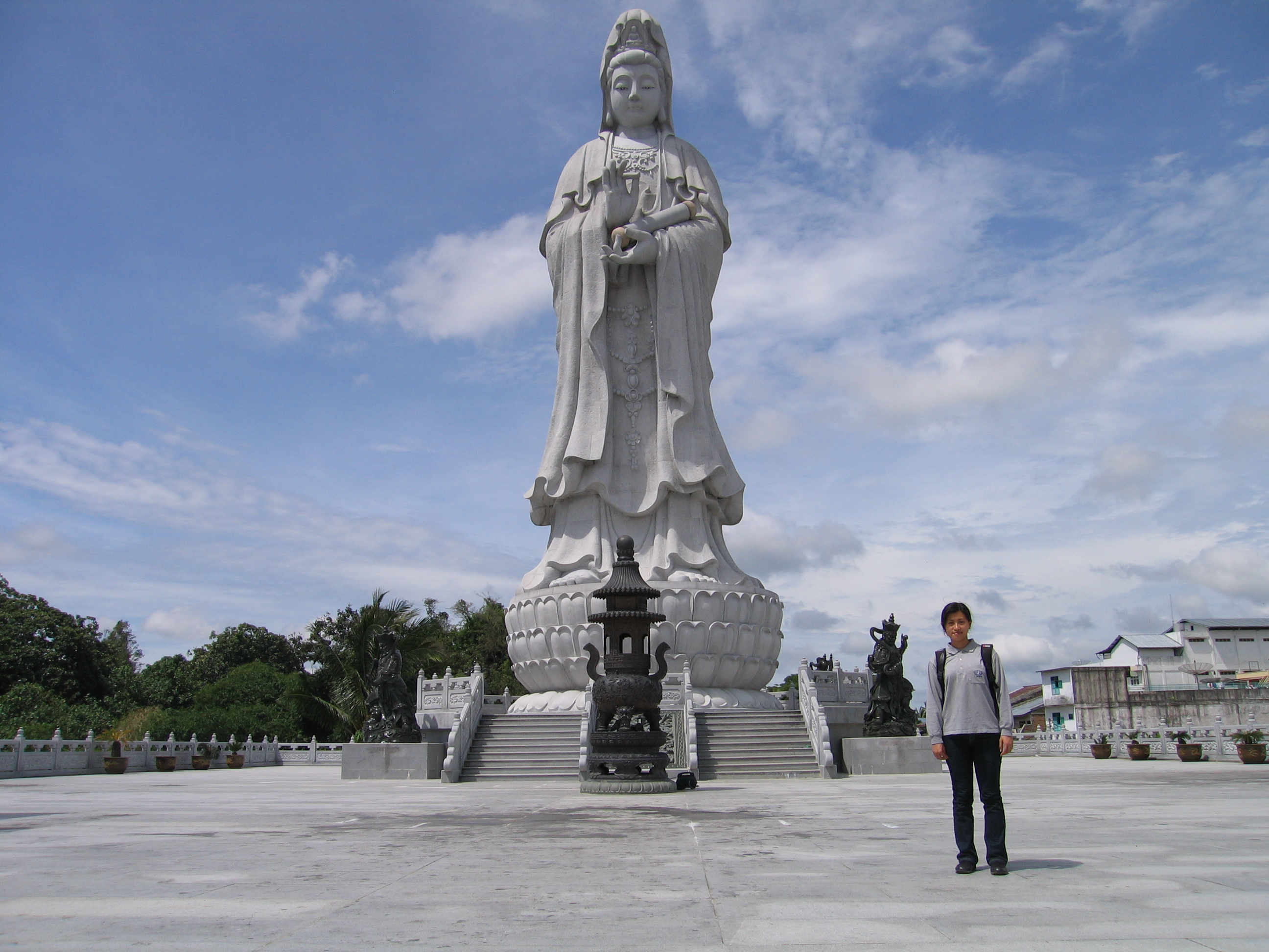 patung kwan im